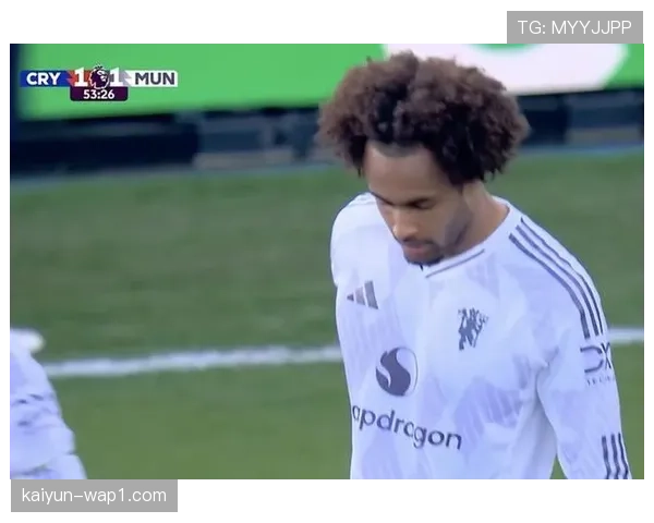 齐尔克泽斩获年度主场首球 曼联前锋攻防效率仍需平衡 齐尔克泽斩获年度主场首球 曼联前锋攻防效率仍需平衡